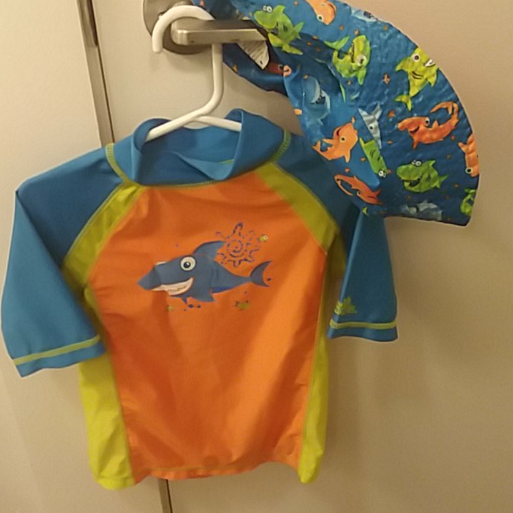 Swim shirt and hat set